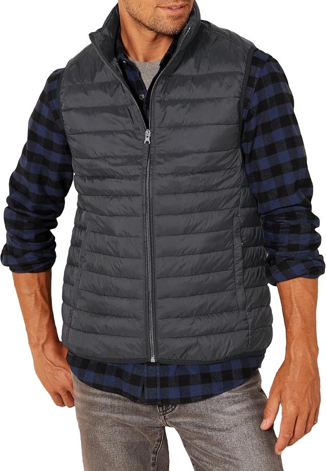 Product image of Amazon Essentials Men's Lightweight Water-Resistant Packable Puffer Vest